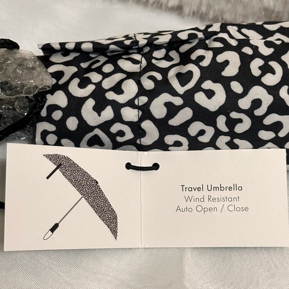 Kate Spade umbrella - Picture 3 of 8